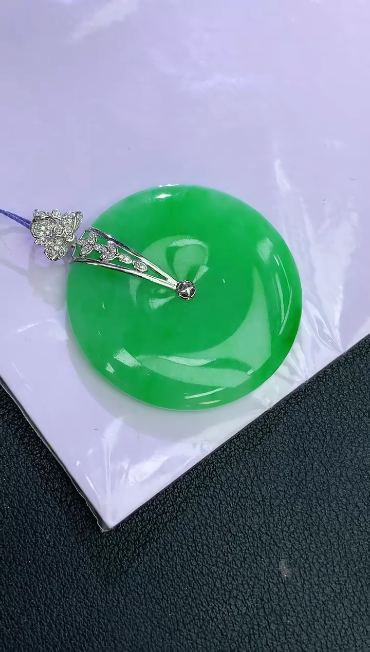 颈饰18K金镶嵌翡翠妞*赠礼盒证书 麦麦