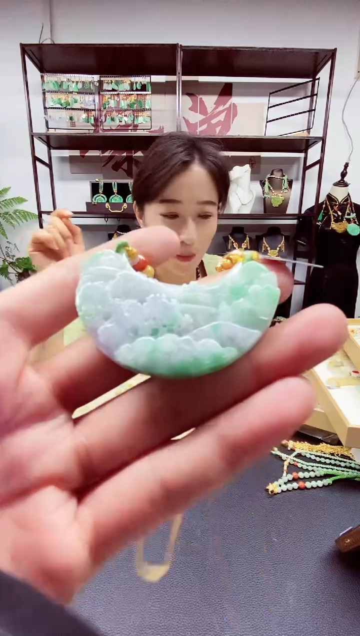翡翠未镶嵌颈饰翡翠吊坠
