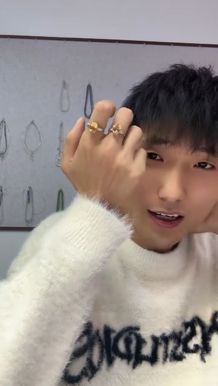 银S925镶嵌戒指水晶1226m034多样性发其一