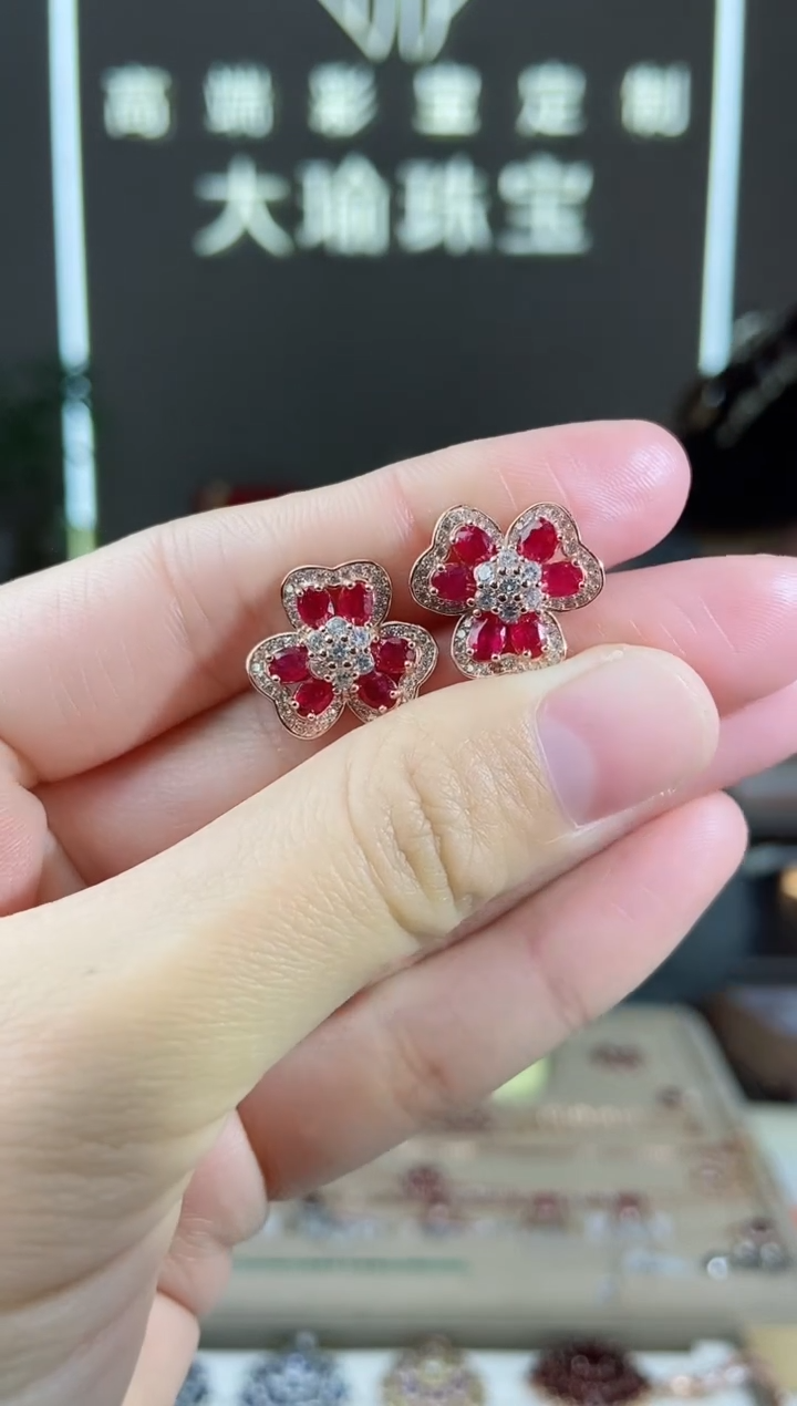 【闪购商品】红宝石耳饰银S925镶嵌耳饰