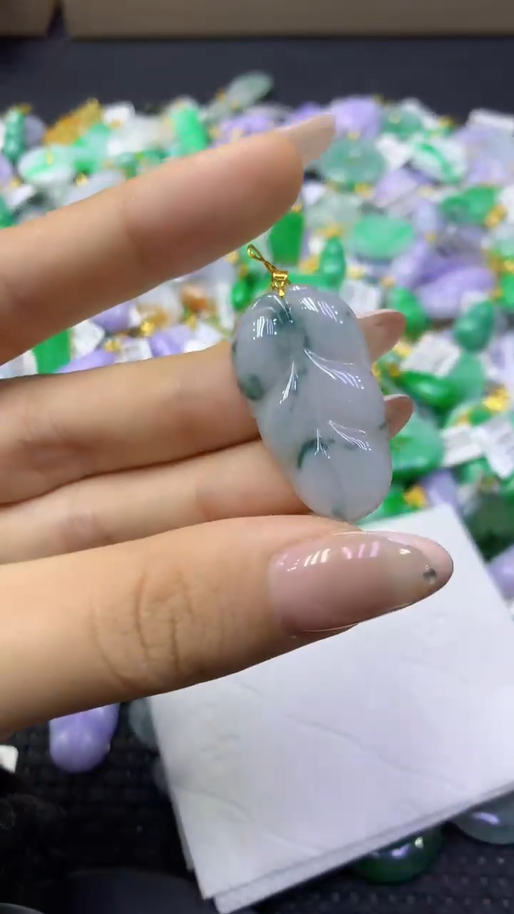 颈饰18K金镶嵌翡翠天然缅甸翡翠A货