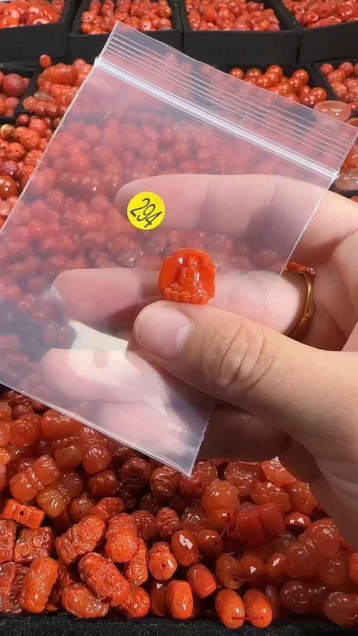 颈饰未镶嵌南红玛瑙1