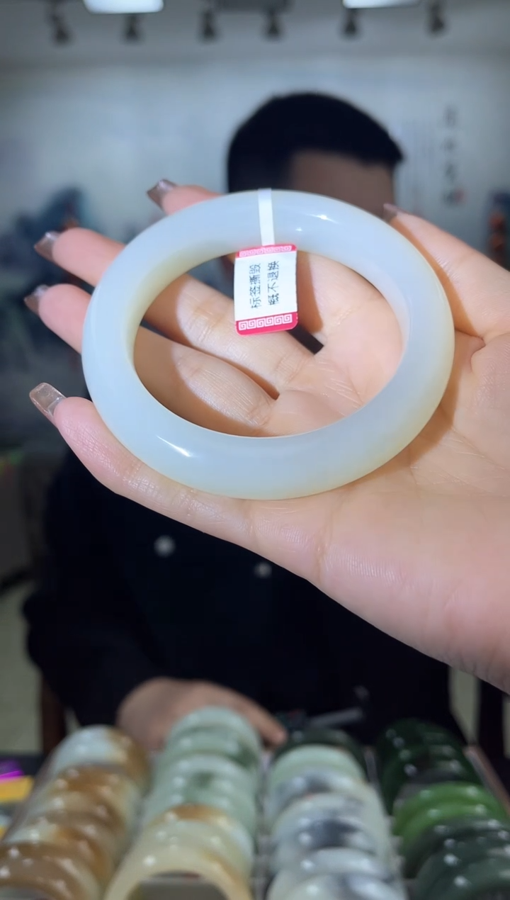 【闪购商品】和田玉手镯未镶嵌60圈口4980