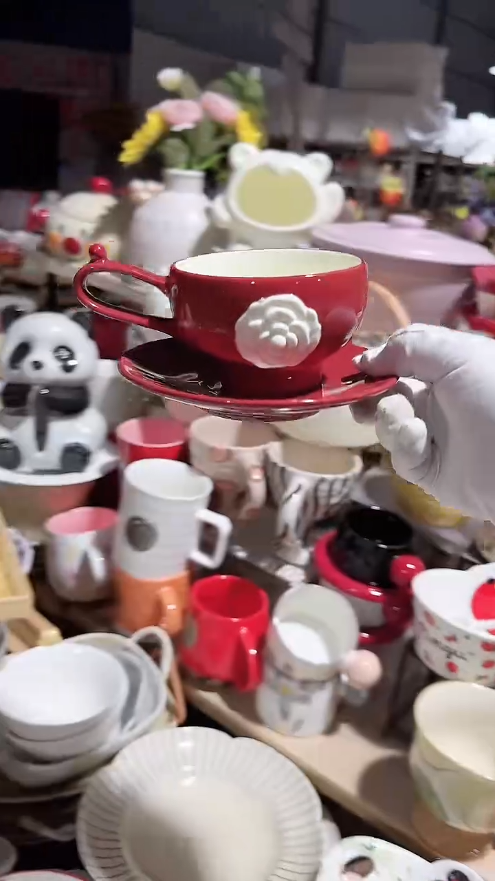 碗红色山茶花杯碟微瑕 凑满20元包邮