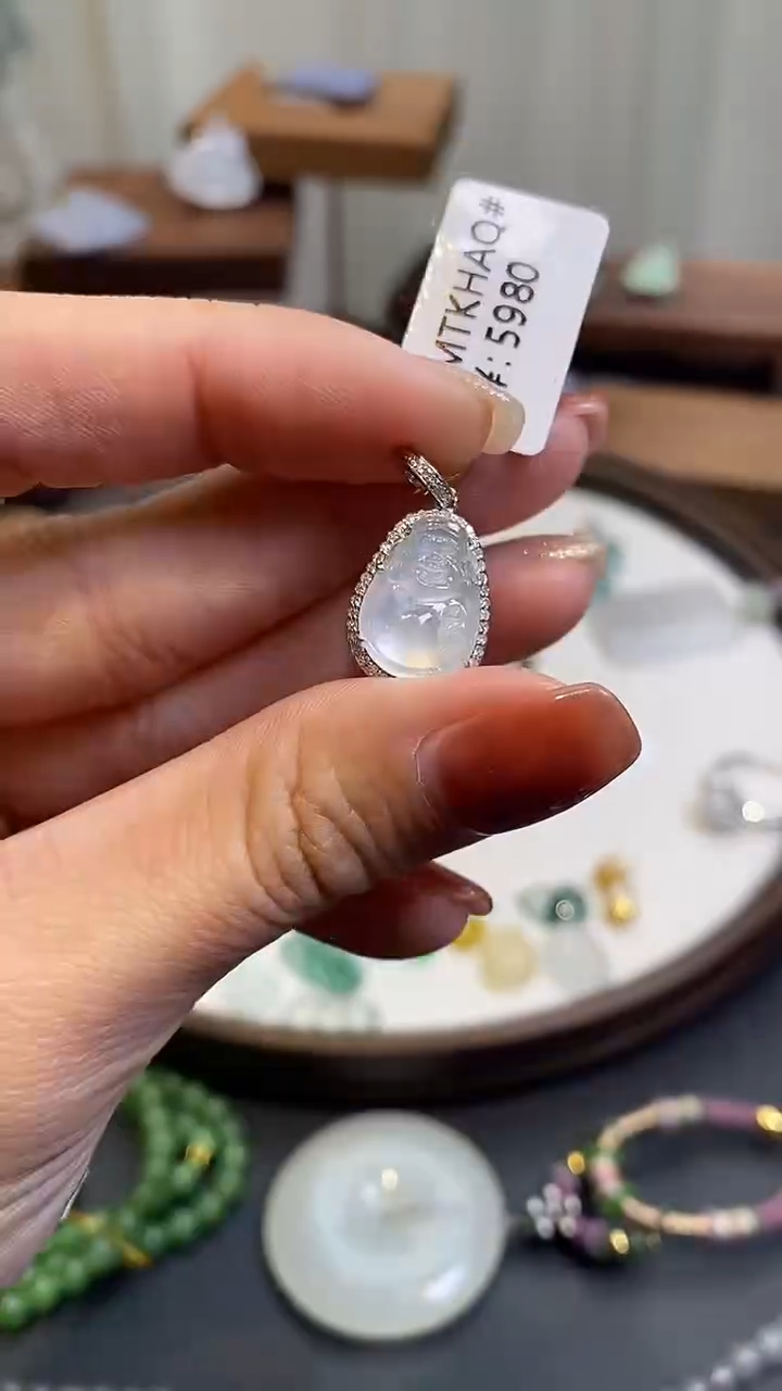 【闪购商品】翡翠颈饰18K金镶嵌财财