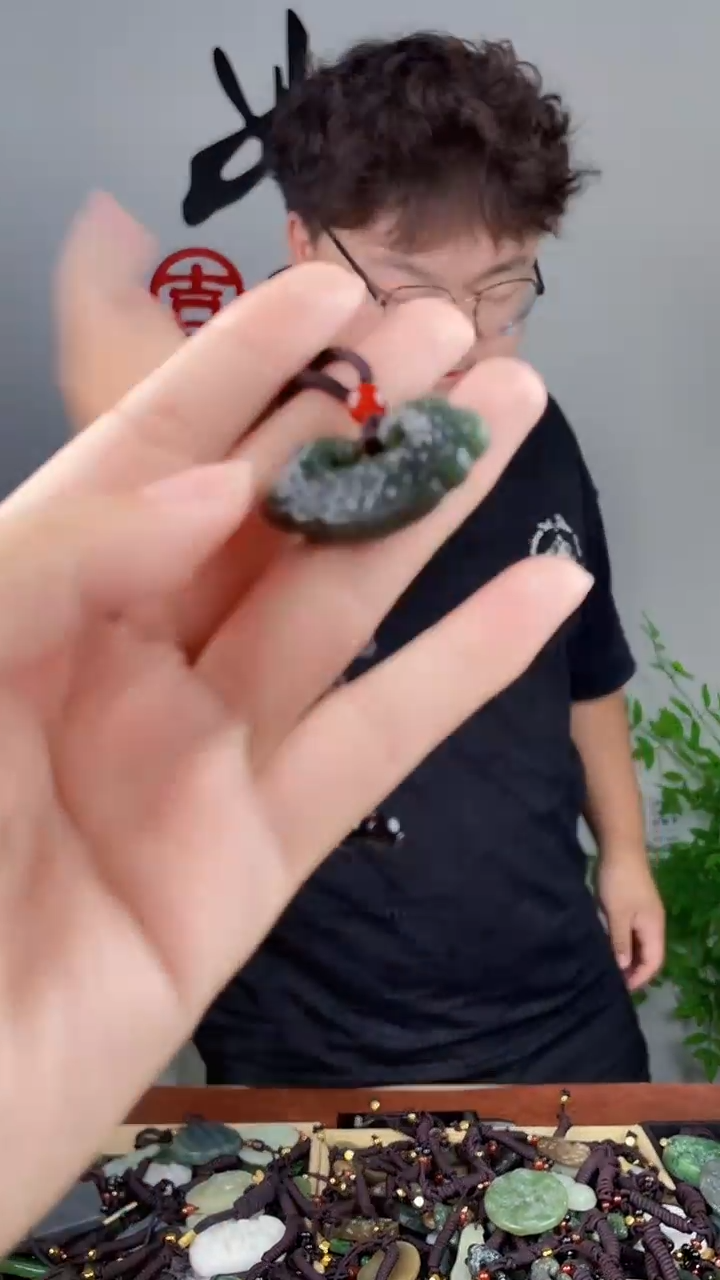 和田玉未镶嵌颈饰拍一发一，多样性发货