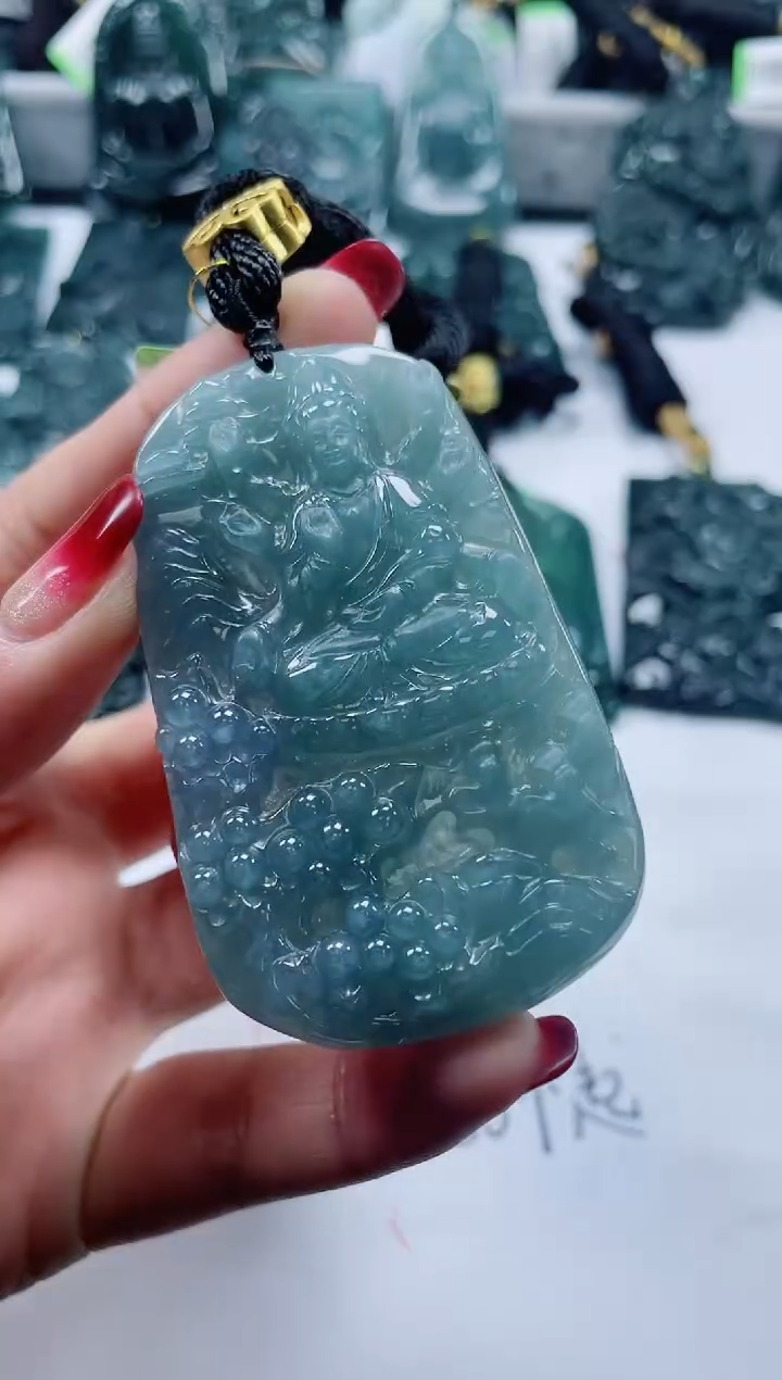 【闪购商品】翡翠颈饰未镶嵌            