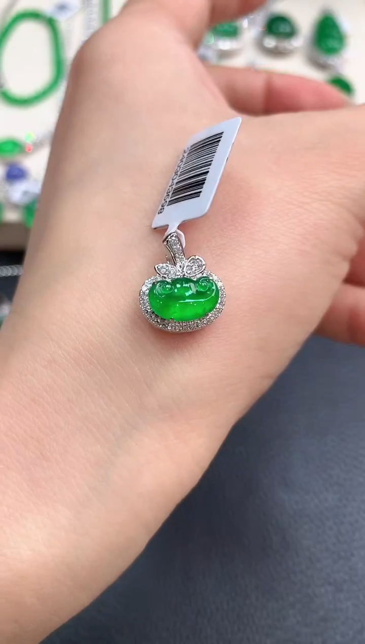 【闪购商品】翡翠吊坠(不含链)18K金镶嵌m22       