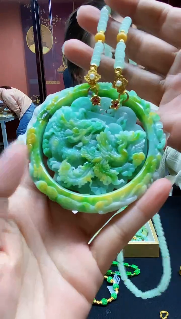 颈饰未镶嵌翡翠套镯-94 59