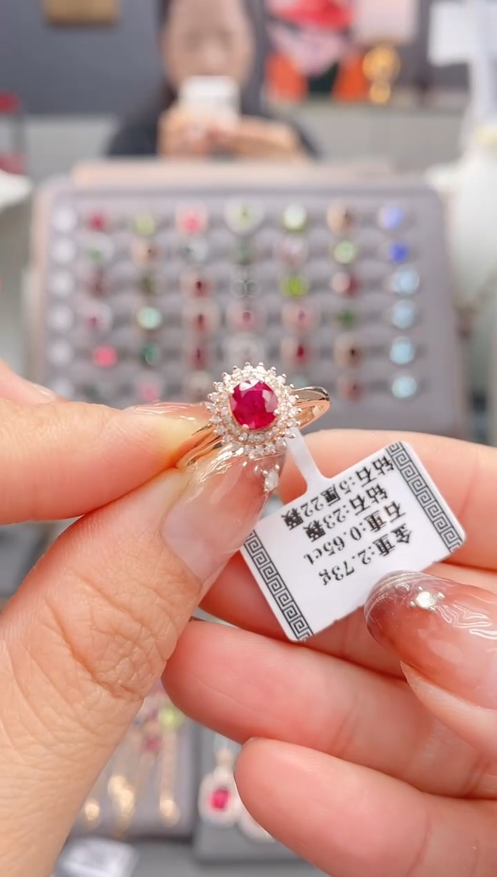 18K金镶嵌戒指红宝石社**真0.65