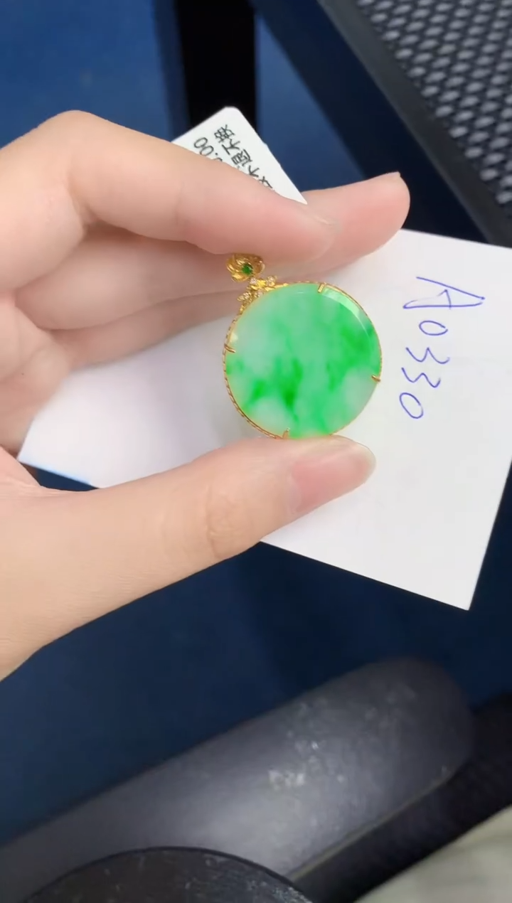 【闪购商品】翡翠颈饰18K金镶嵌0000000000