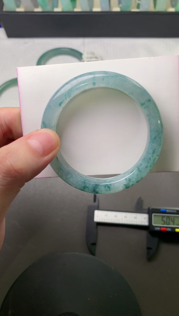 翡翠手镯未镶嵌52.1*12.3*8.1