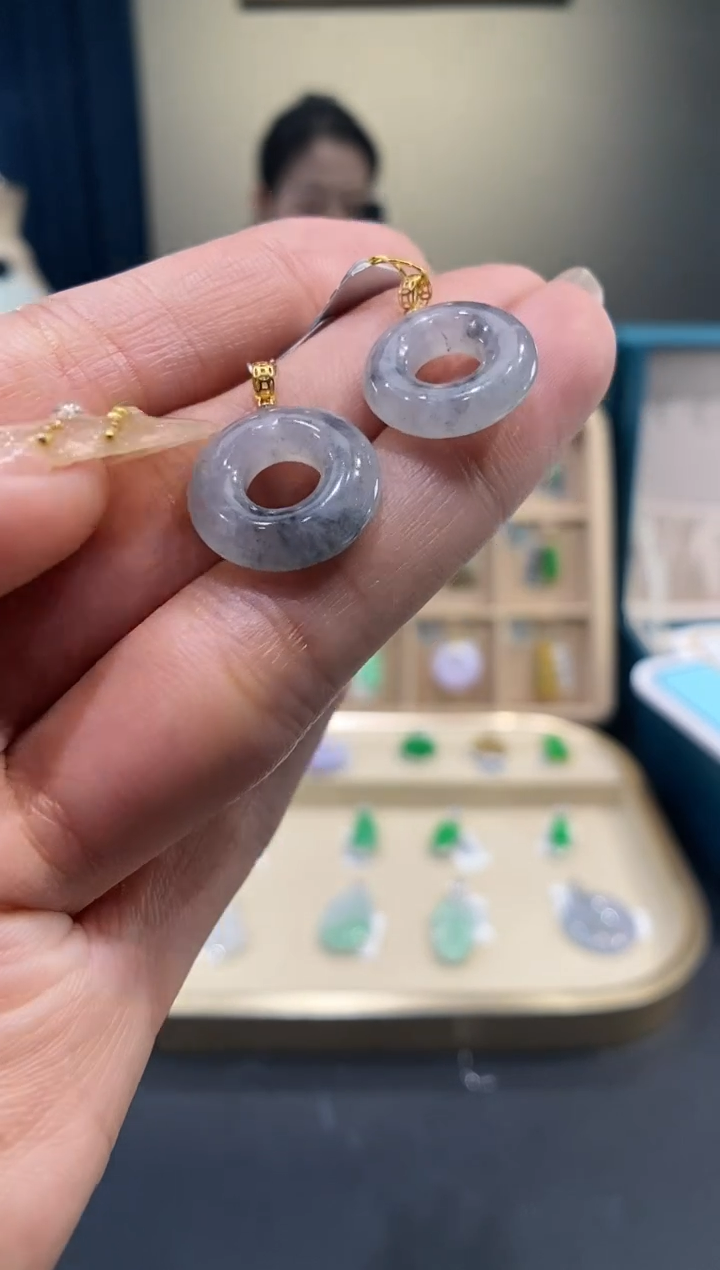 【闪购商品】翡翠吊坠(不含链)18K金镶嵌甜甜圈 多样性发其一