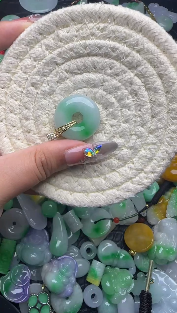 翡翠未镶嵌颈饰天然缅甸翡翠吊坠