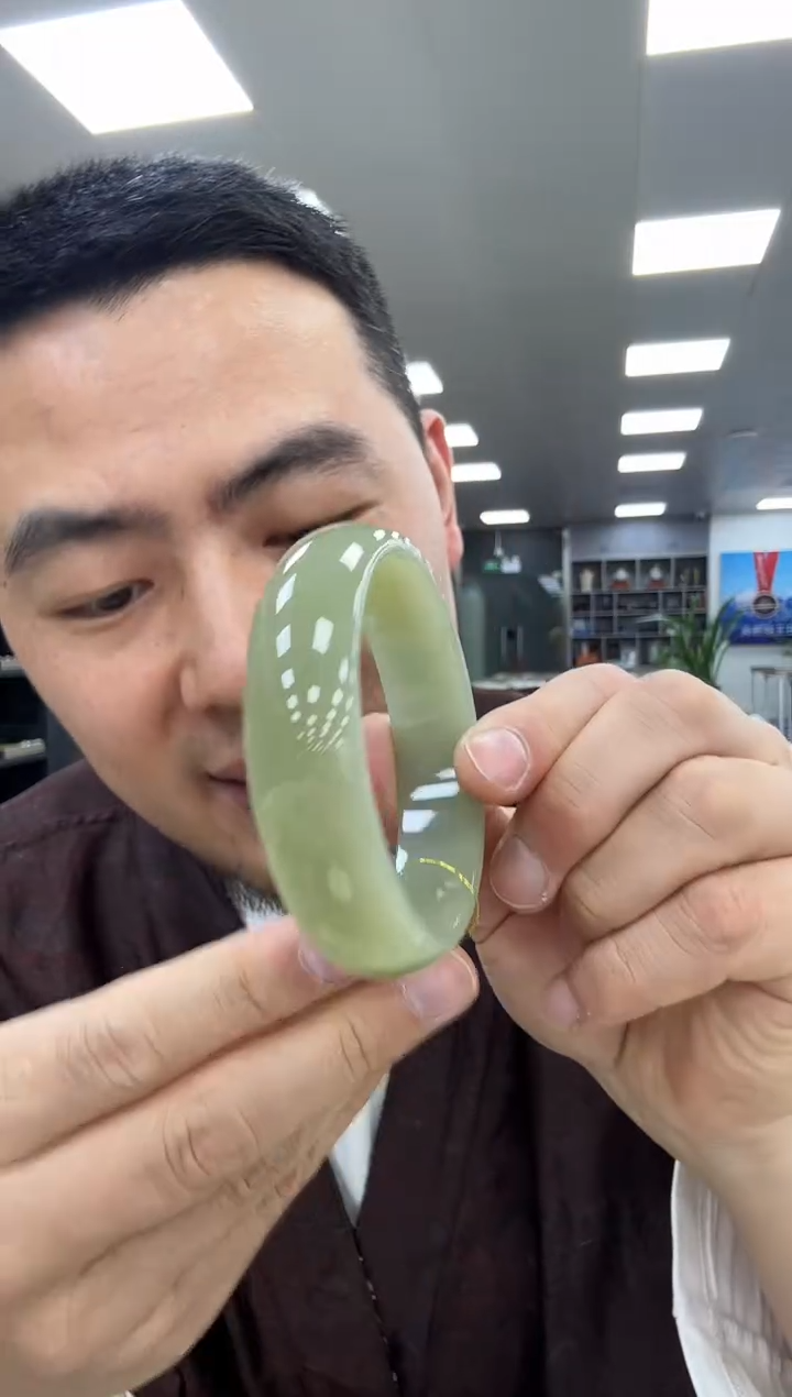 【闪购商品】和田玉手镯未镶嵌60.5  023