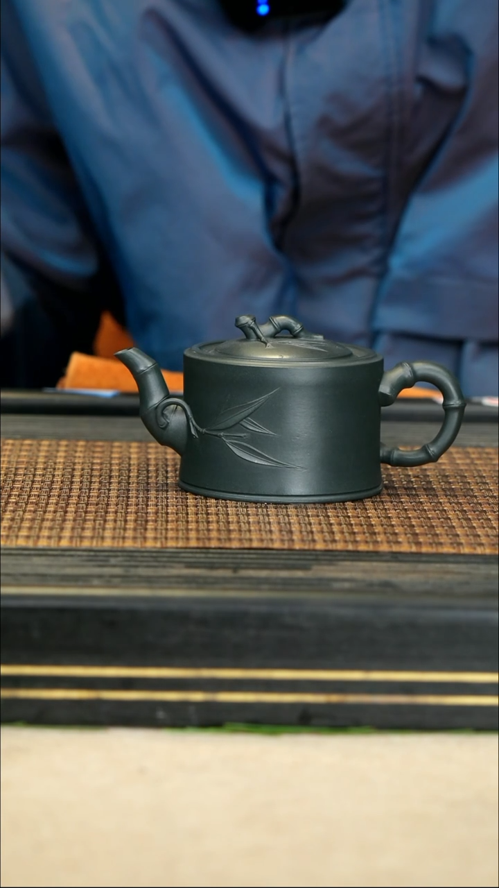 【闪购商品】紫砂茶壶40君子兰 竹段