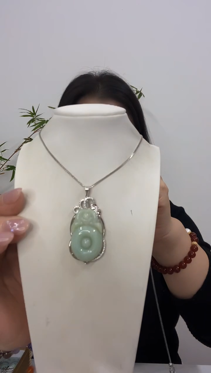 【闪购商品】翡翠吊坠(赠链)银S925镶嵌福贝