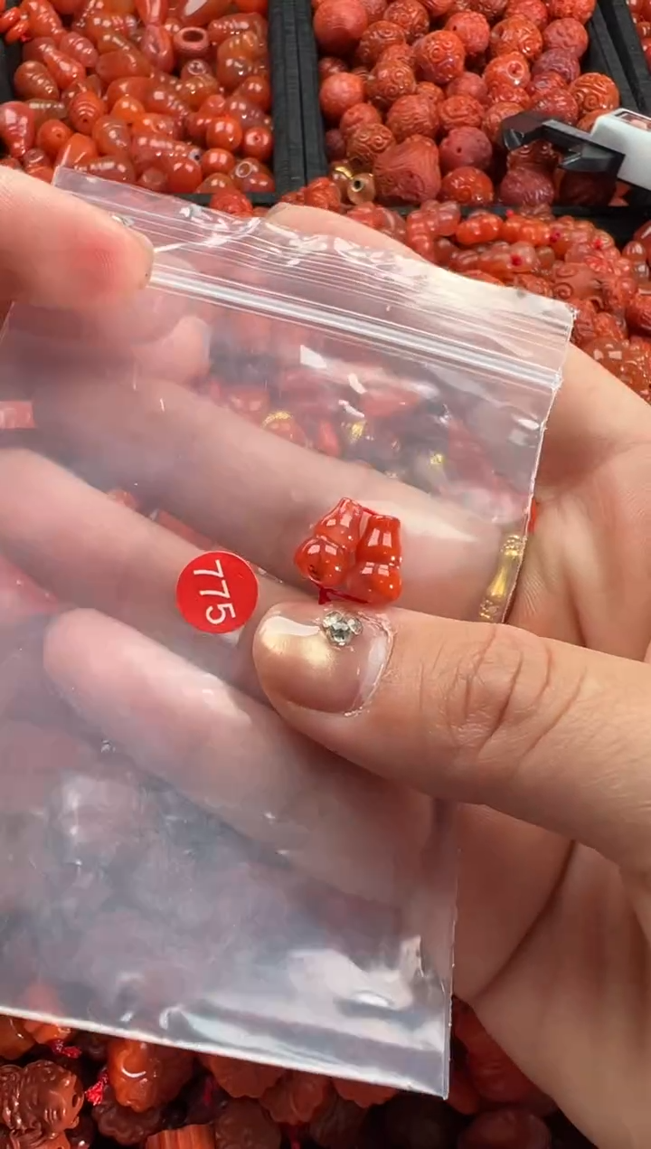 【闪购商品】南红玛瑙颈饰未镶嵌1