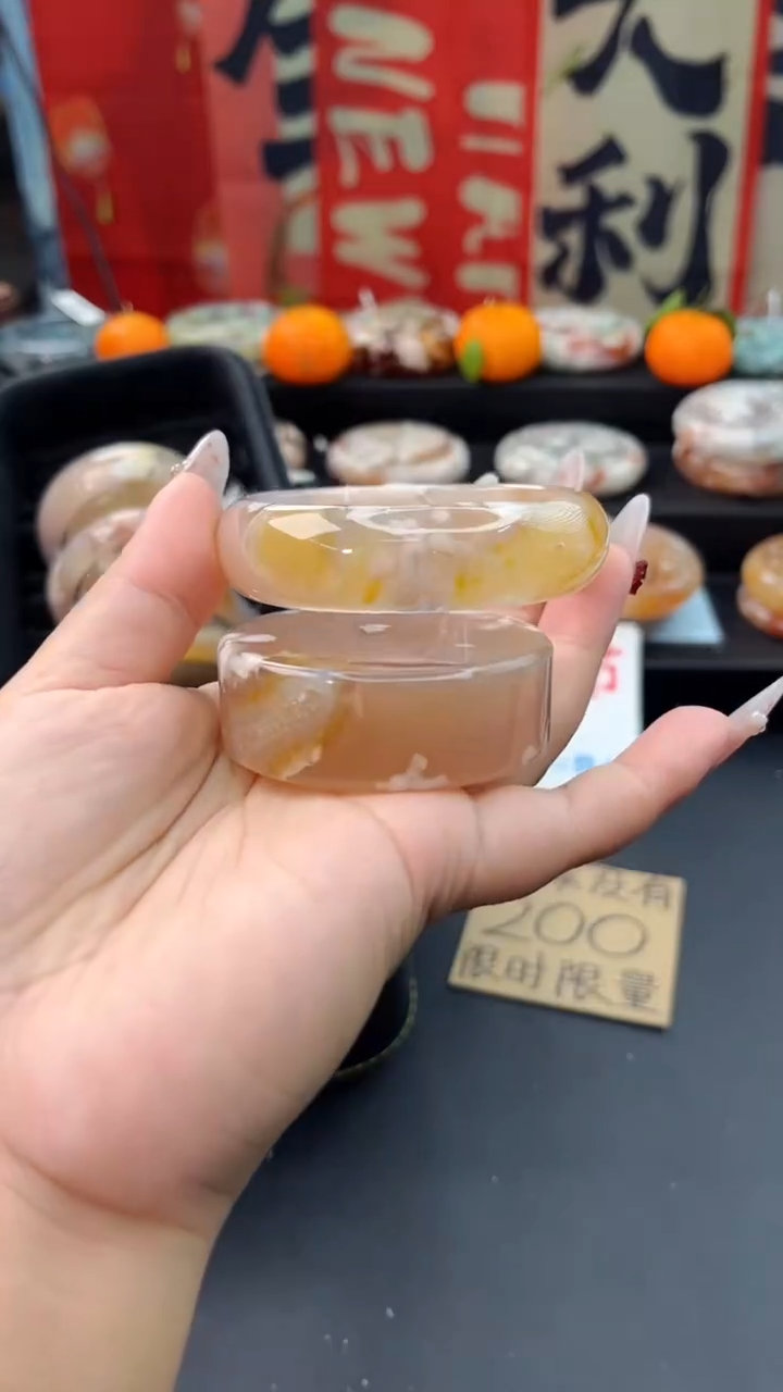 【闪购商品】石英质玉手镯未镶嵌赠送镯心（56圈口）