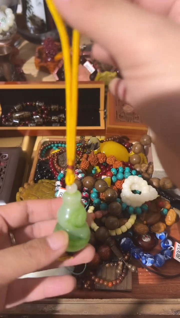 和田玉未镶嵌挂件消栓百货信消栓百货信