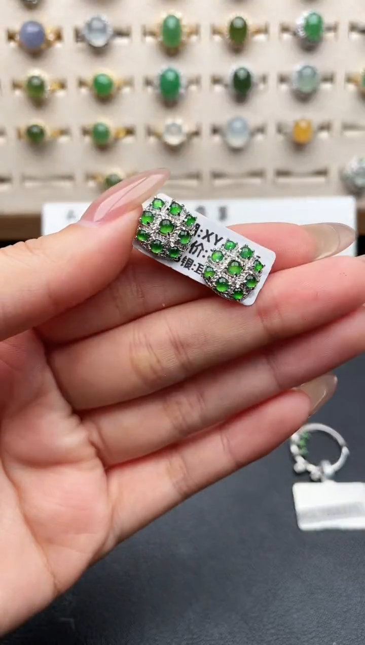 未镶嵌戒指翡翠一物一证一礼盒