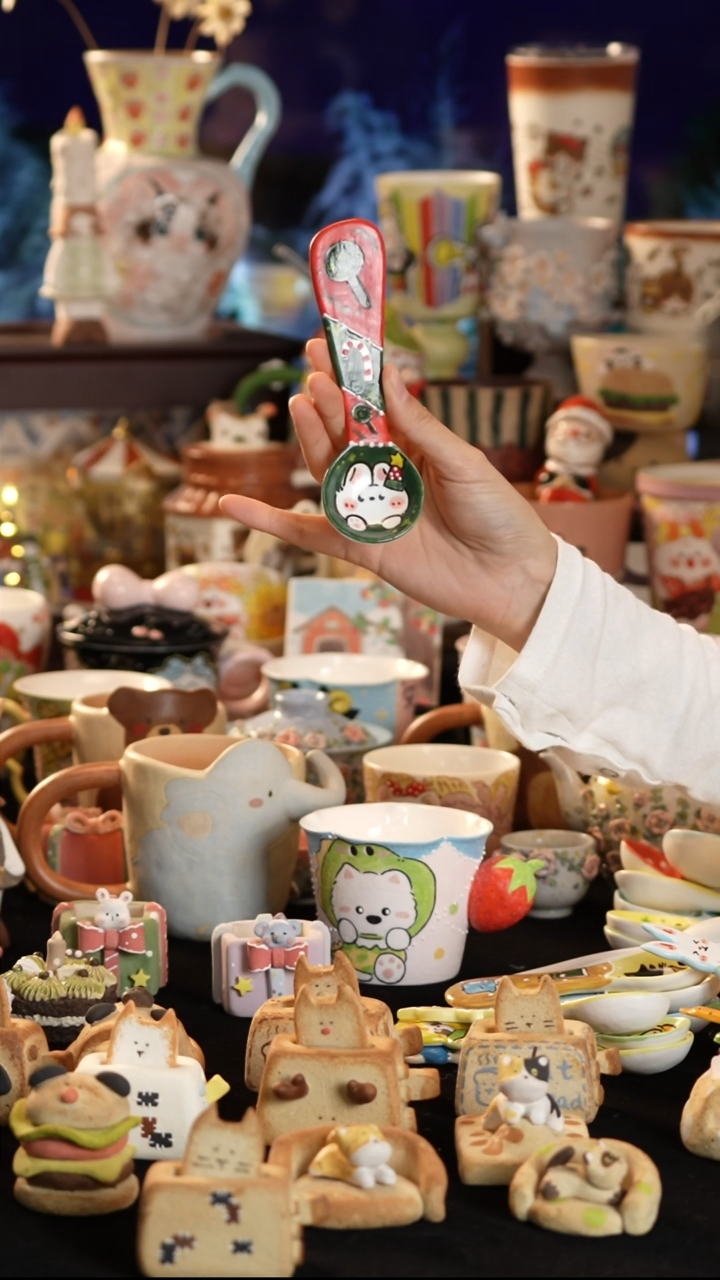 摆件陶景德镇釉下彩手绘设计师款陶瓷