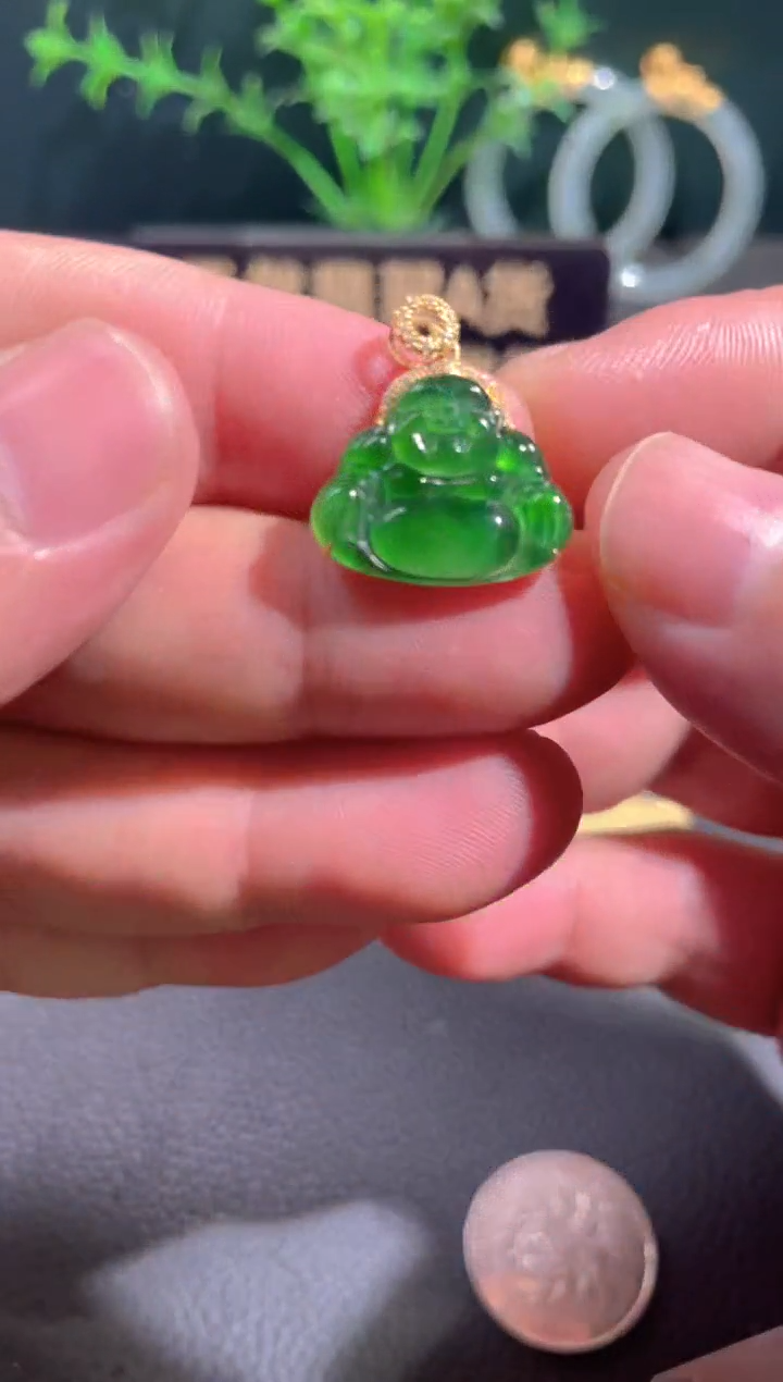 翡翠18K金镶嵌颈饰翡翠