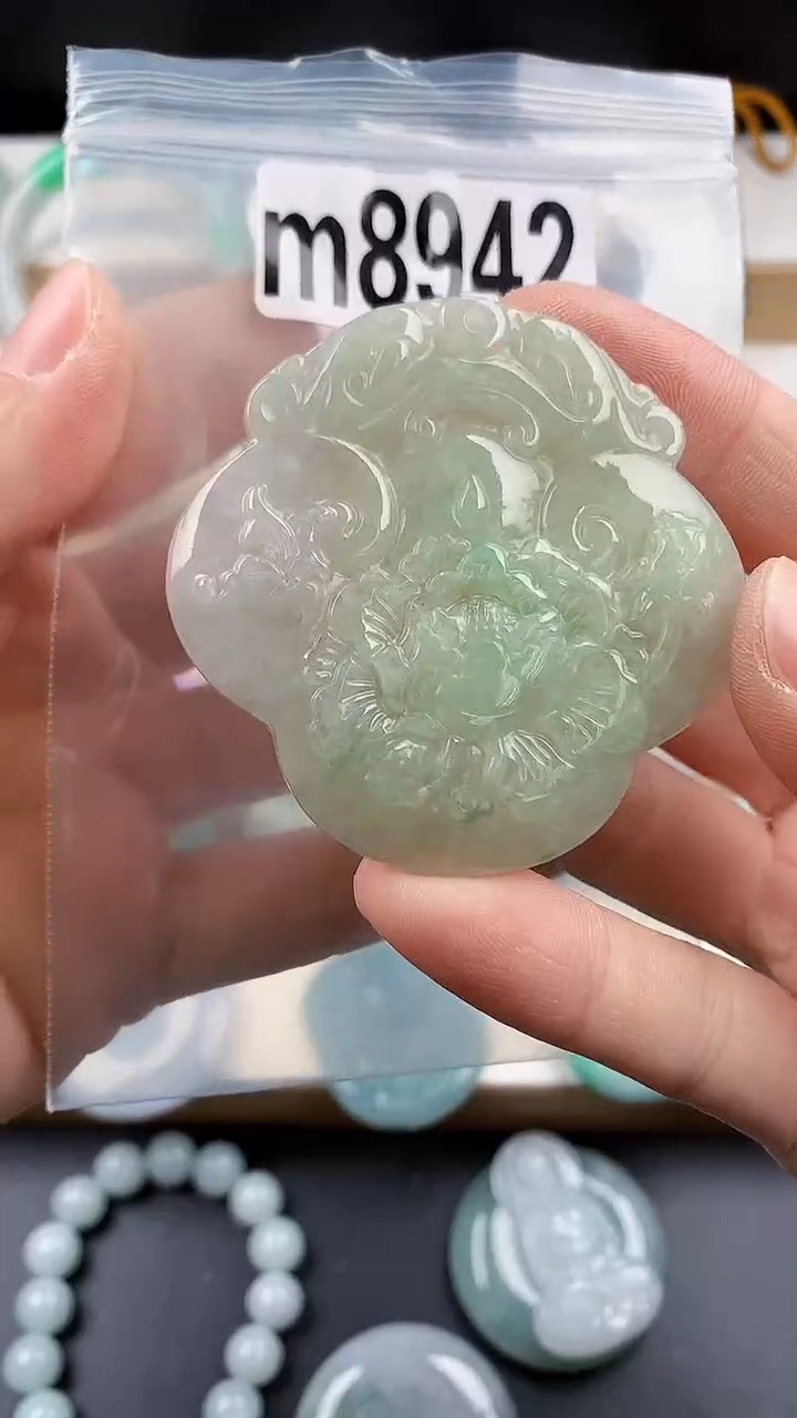 颈饰未镶嵌翡翠天然翡翠吊坠挂件