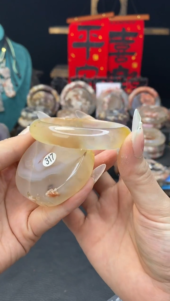 【闪购商品】石英质玉手镯（圆镯）未镶嵌55