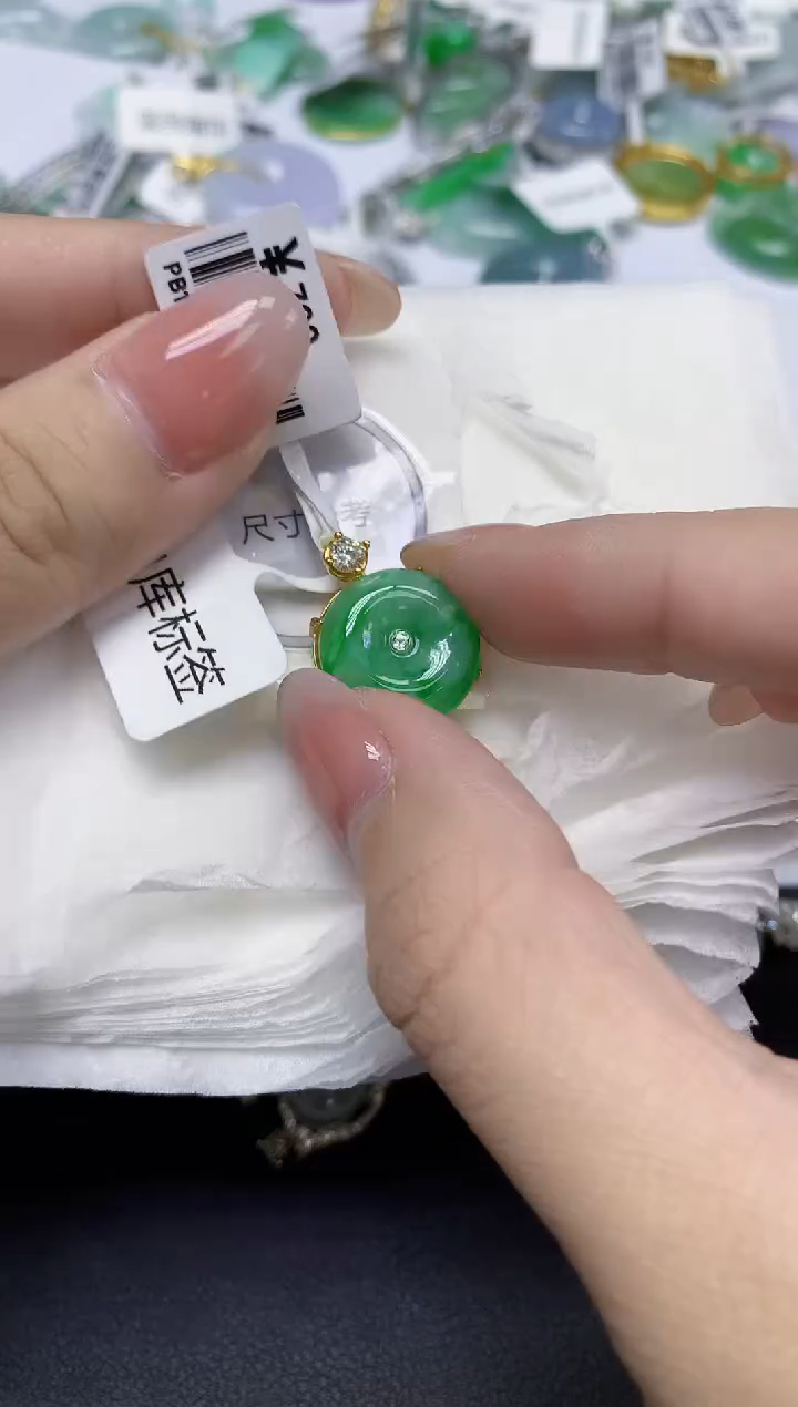 颈饰未镶嵌翡翠天然缅甸翡翠A货多样性发一件