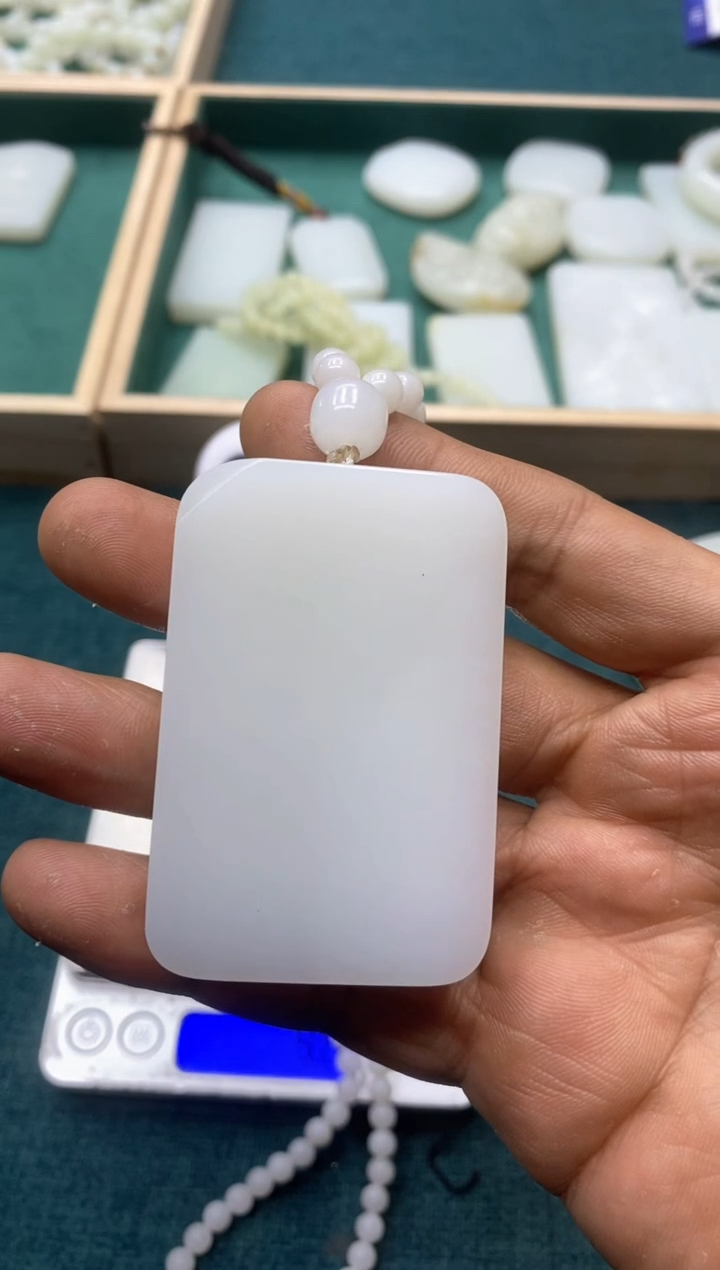 【闪购商品】定制和田玉精品挂件