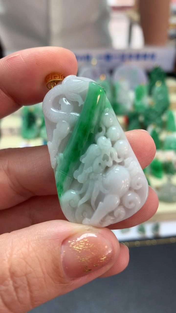 【闪购商品】翡翠吊坠(不含链)18K金镶嵌挂件