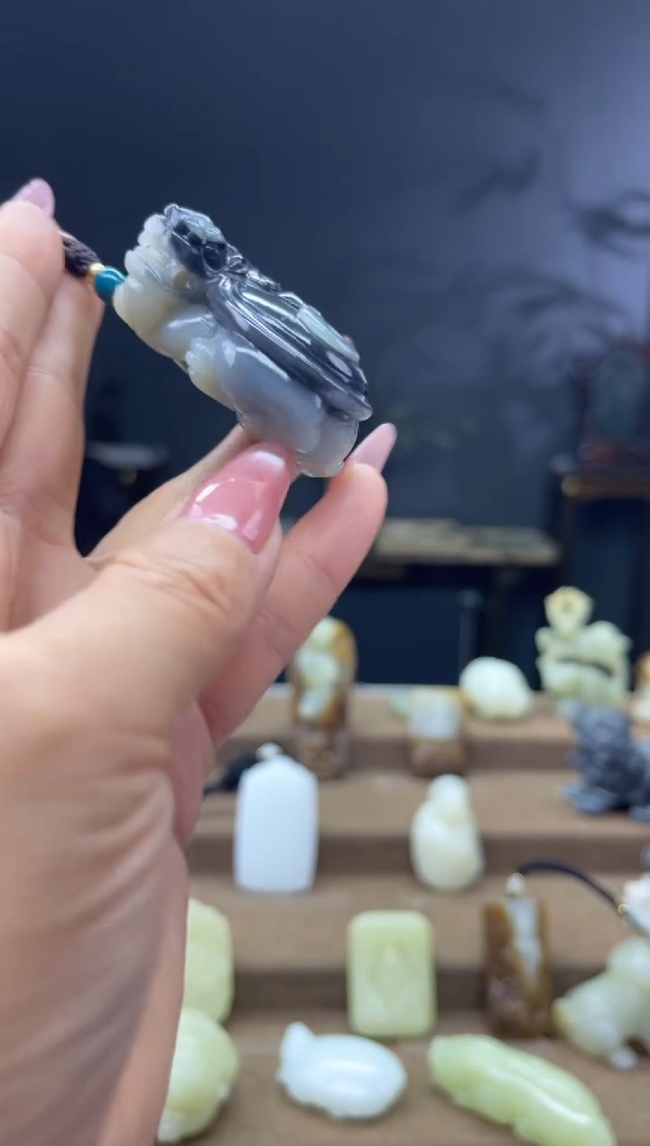 颈饰未镶嵌和田玉1