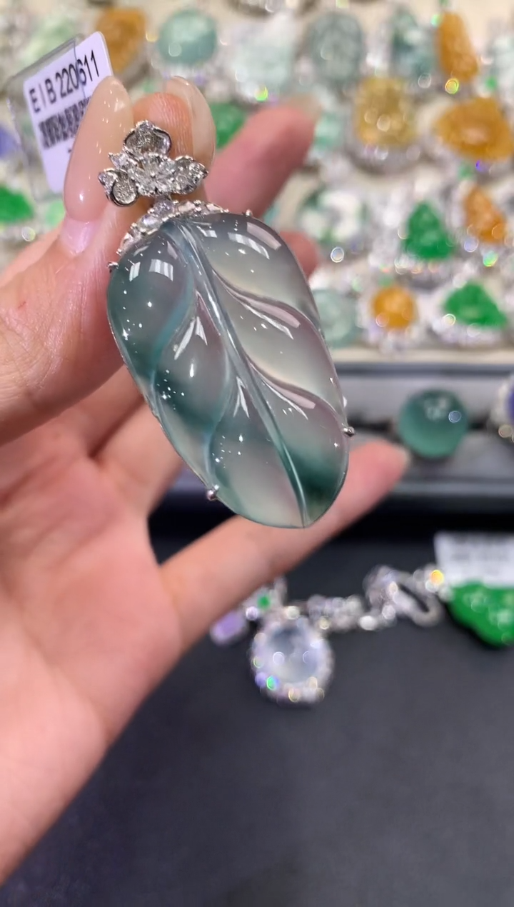 【闪购商品】翡翠吊坠(不含链)18K金镶嵌w43       