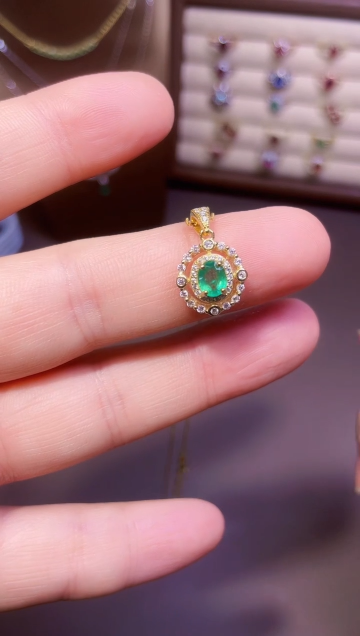 【闪购商品】祖母绿颈饰银S925镶嵌一条