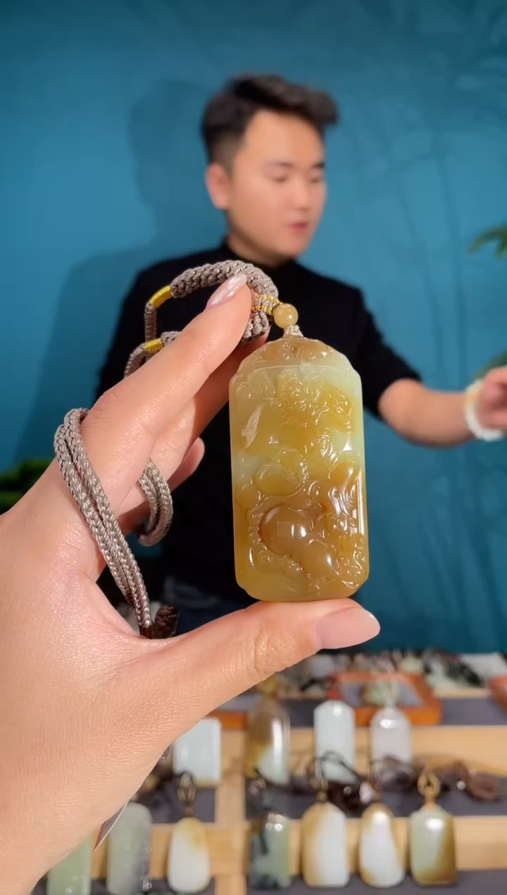 颈饰未镶嵌和田玉1