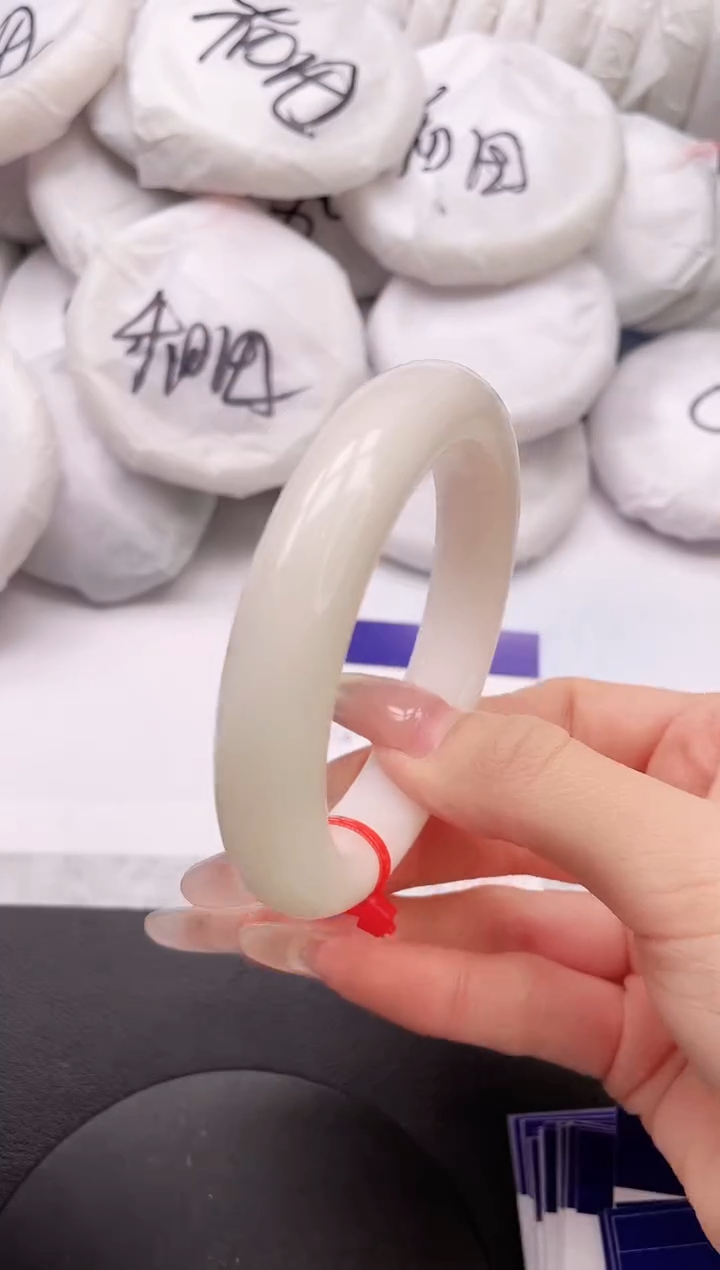 【闪购商品】和田玉手镯未镶嵌18L372-57