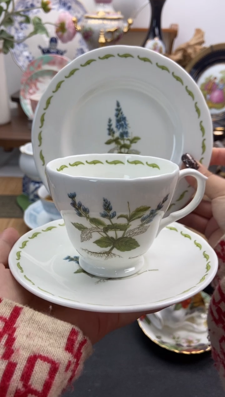 瓷片全新英产伯爵夫人三件套谨慎参拍，防伪帖撕毁无售后