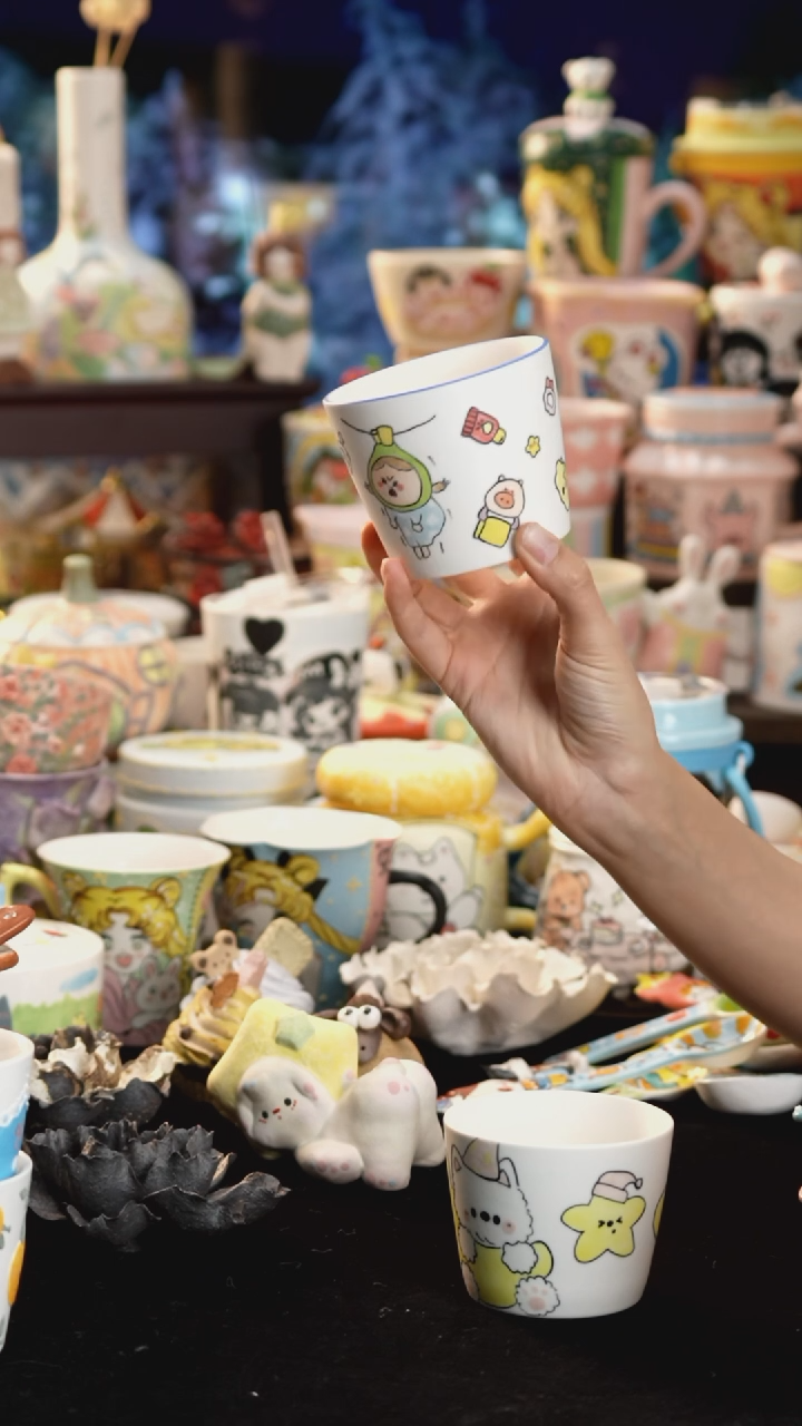 摆件陶景德镇釉下彩手绘设计师款陶瓷