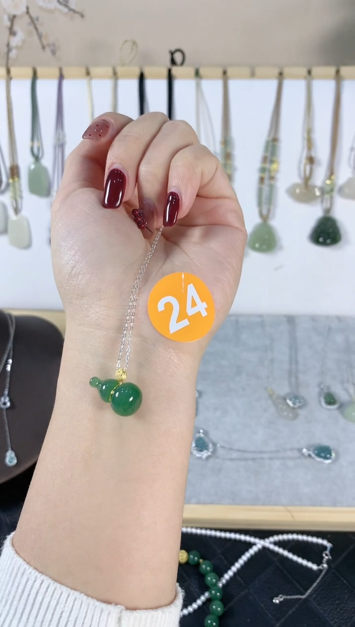 【闪购商品】和田玉颈饰18K金镶嵌葫芦4