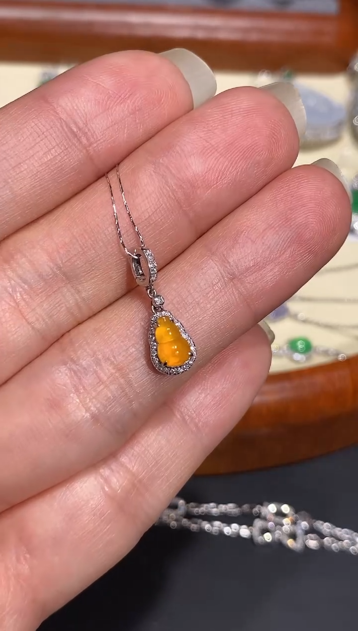 【闪购商品】翡翠颈饰18K金镶嵌吊坠