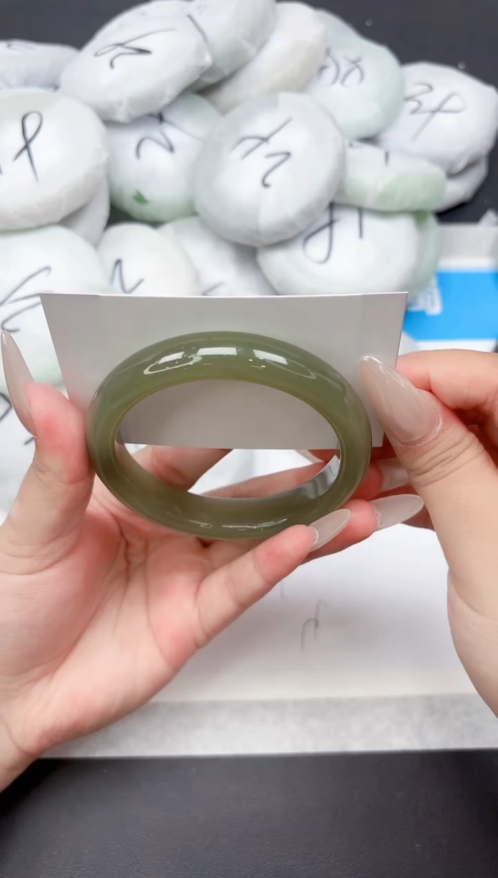 未镶嵌手镯石英质玉352-61.9