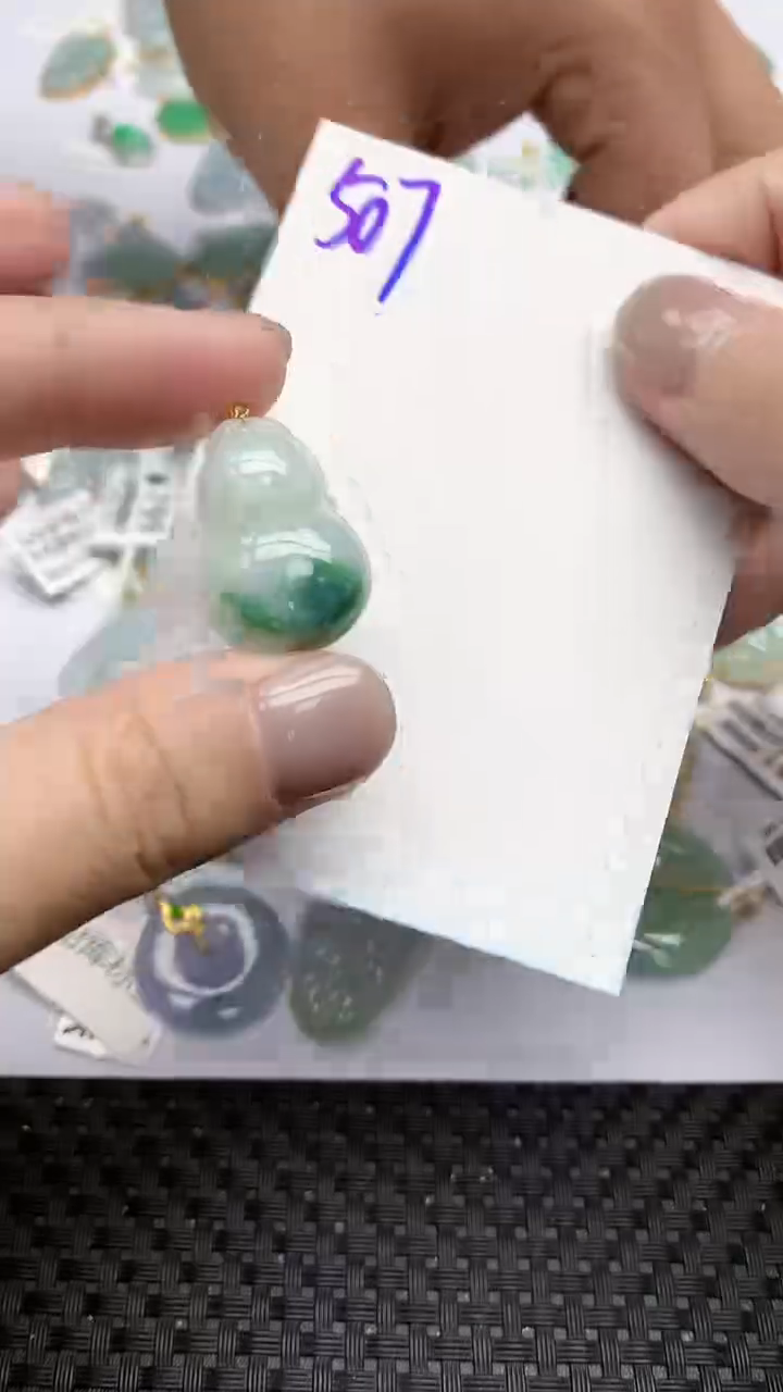 【闪购商品】翡翠挂件18K金镶嵌天然翡翠A货
