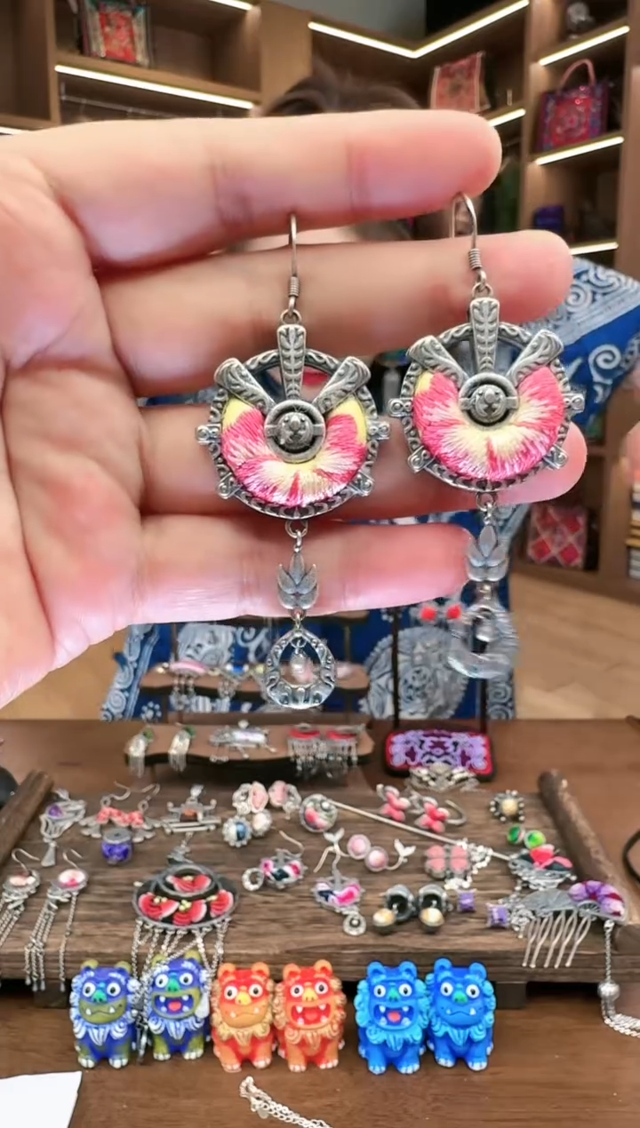 【闪购商品】织绣72黔东南苗族刺绣