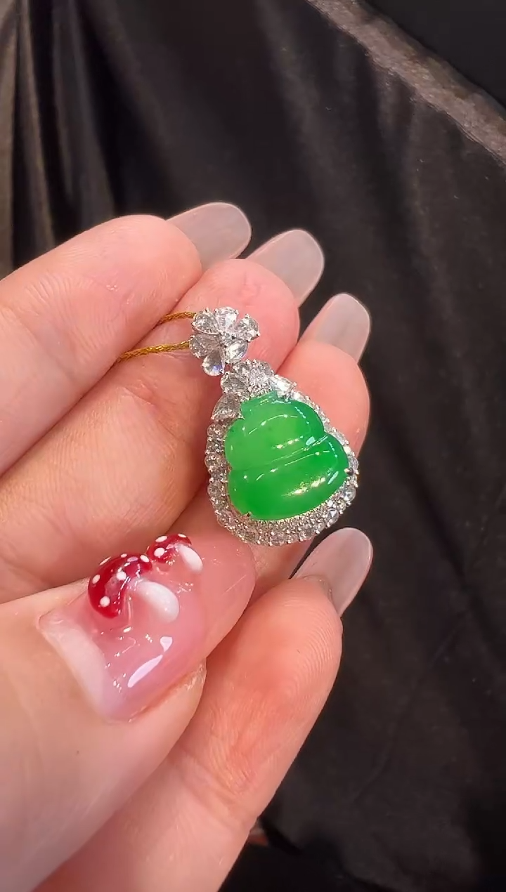 【闪购商品】翡翠颈饰18K金镶嵌吊坠