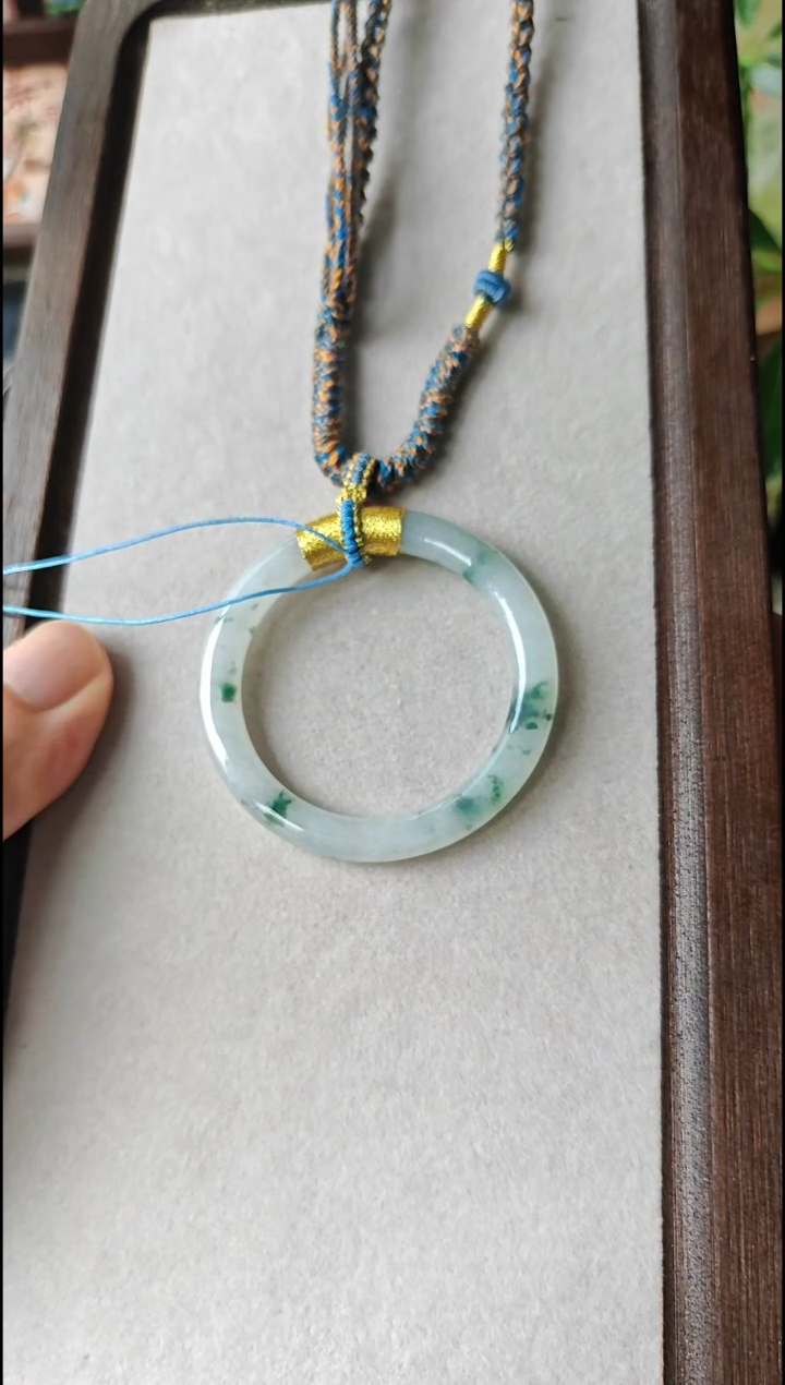 翡翠未镶嵌颈饰翡翠颈饰未镶嵌