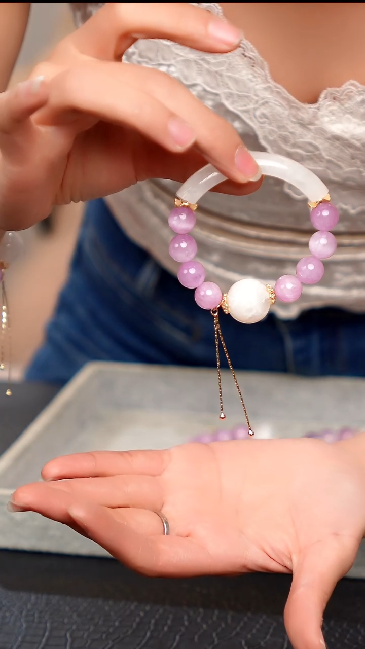 水晶摆件未镶嵌紫锂辉半镯