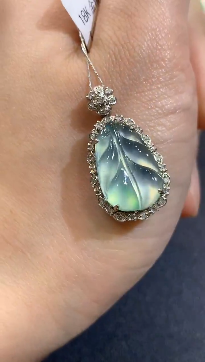 吊坠(不含链)18K金镶嵌翡翠A80 多样性发货一件