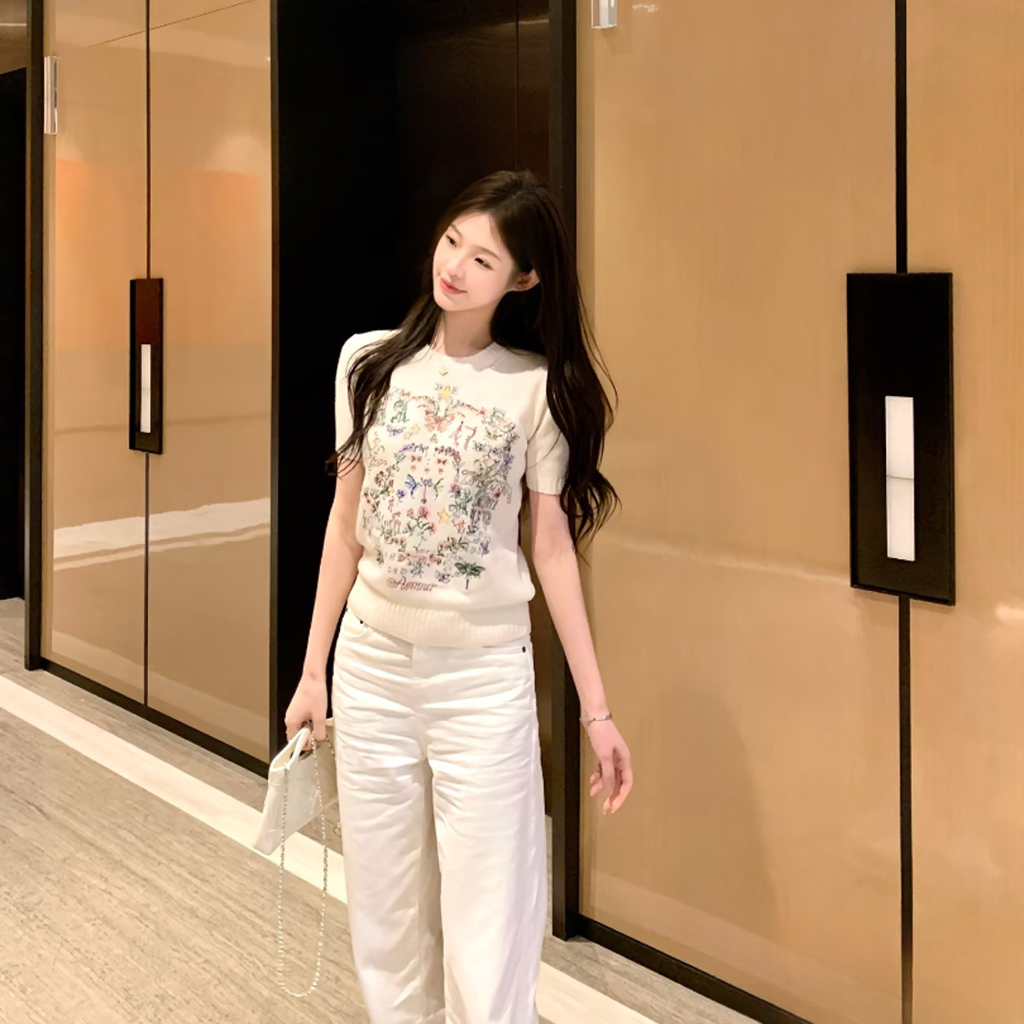 楠妹定制  莫奈花园重工刺绣图案针织高级名媛风圆领T恤女