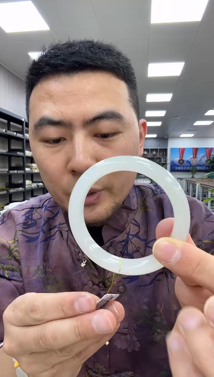 【闪购商品】和田玉手镯未镶嵌59  066